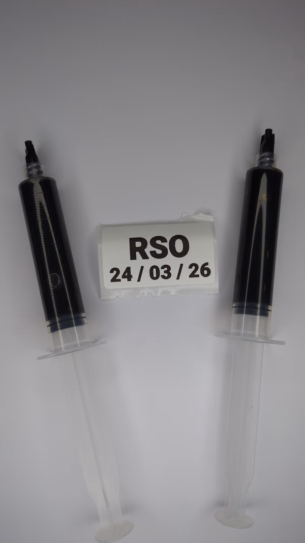 Rick Simpson Oil ( RSO ) in Syringes