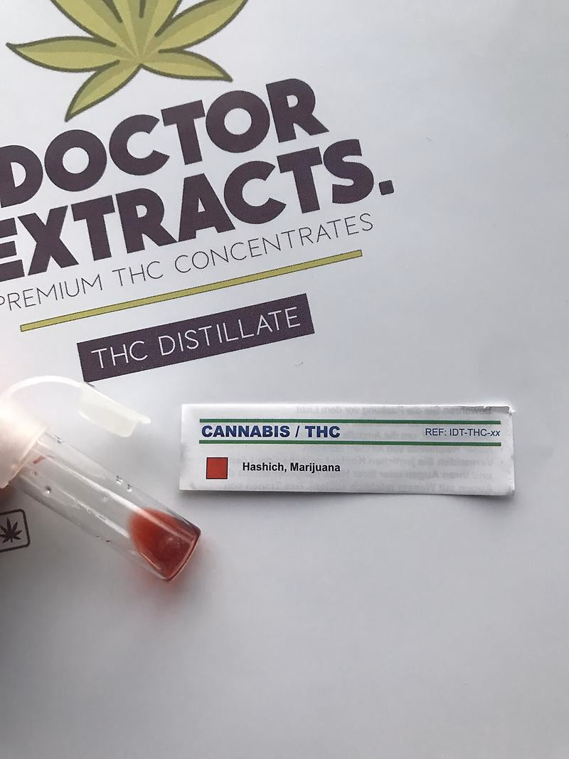 DISPENSARY GRADE CARTS 50% DISTILLATE 50% LIVE RESIN